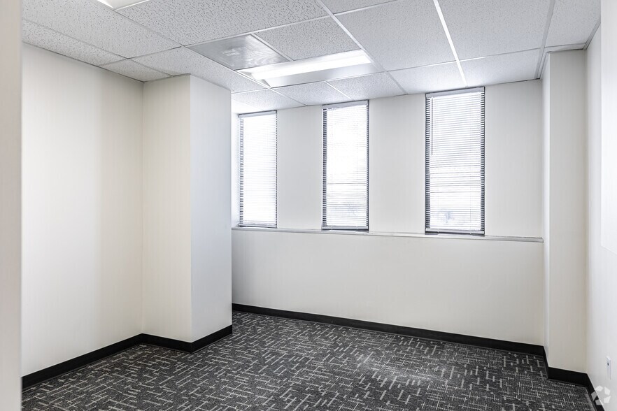 More Photos Of 4240 Blue Ridge Blvd, Kansas City Office For Sale