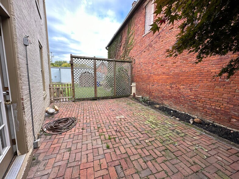 More Photos Of , Columbus Unknown For Sale