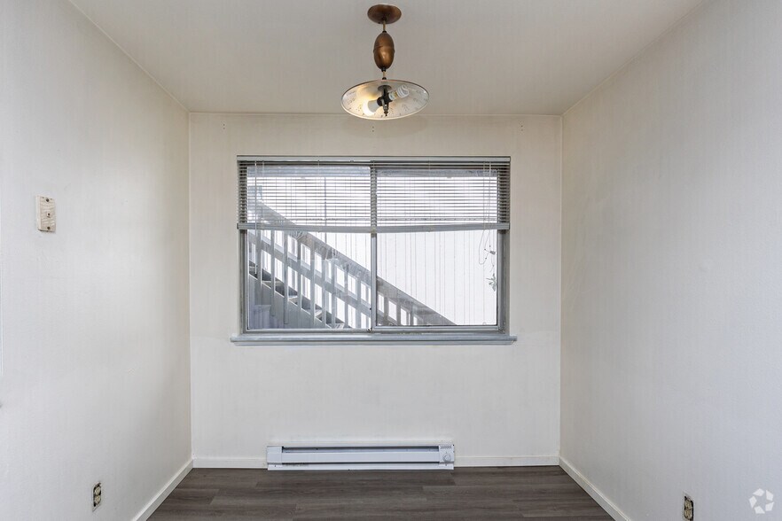 More Photos Of 219 5th Ave NE, Puyallup Apartments For Sale