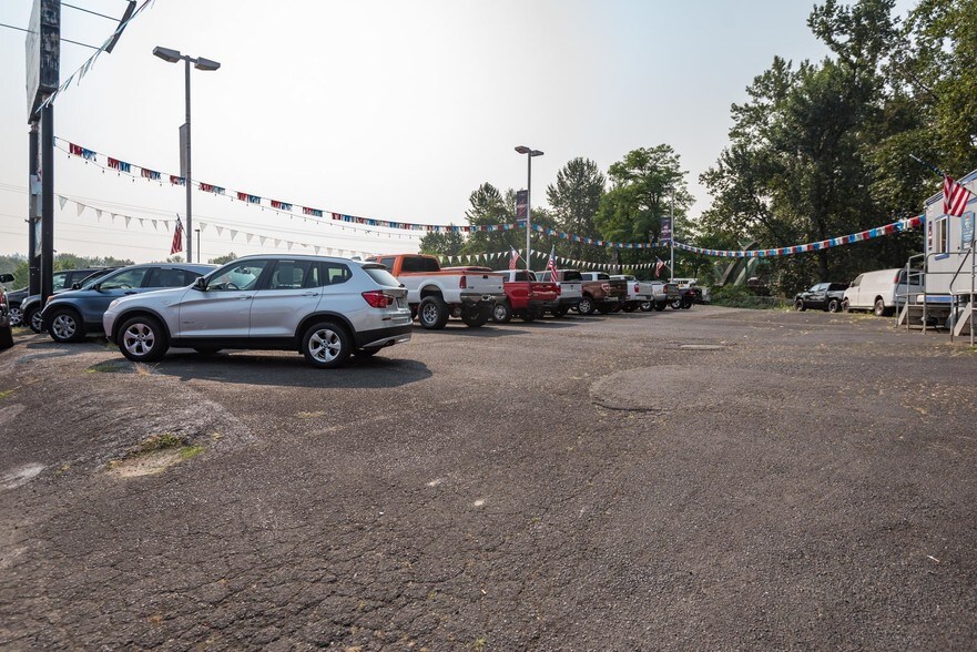 More Photos Of 20155 McLoughlin Blvd, Gladstone Land For Lease