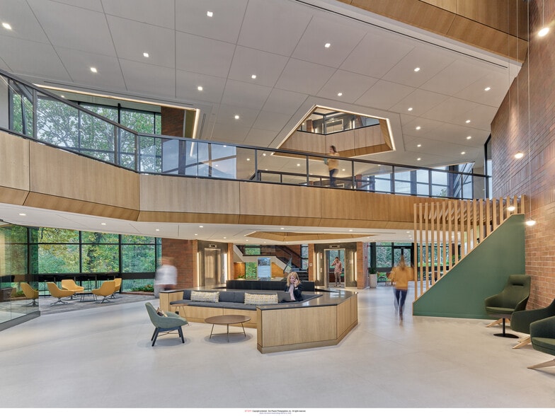 More Photos Of 100 Berwyn Park, Berwyn Unknown For Lease