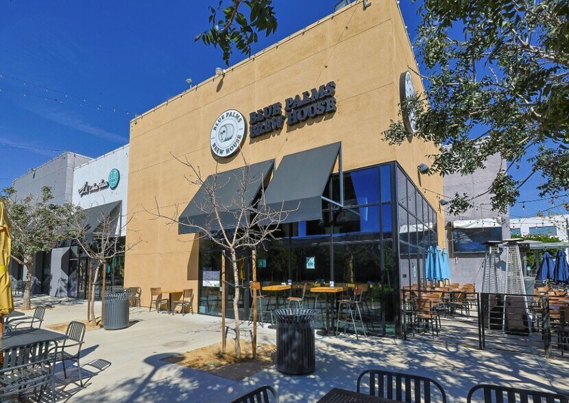 More Photos Of 8420-8440 Balboa Blvd, Northridge Storefront For Sale