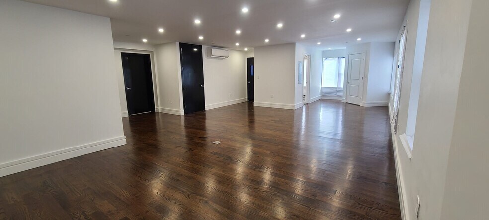 More Photos Of 94-01-94-03 101st Ave, Ozone Park Apartments For Lease