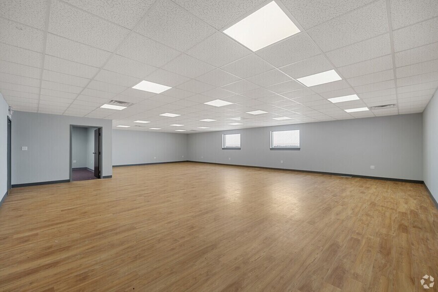 More Photos Of 252-262 Depot Rd, Milford Light Distribution For Lease