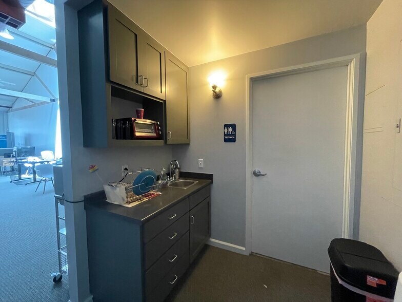 More Photos Of 1343 Main St, Napa Storefront Retail Office For Lease