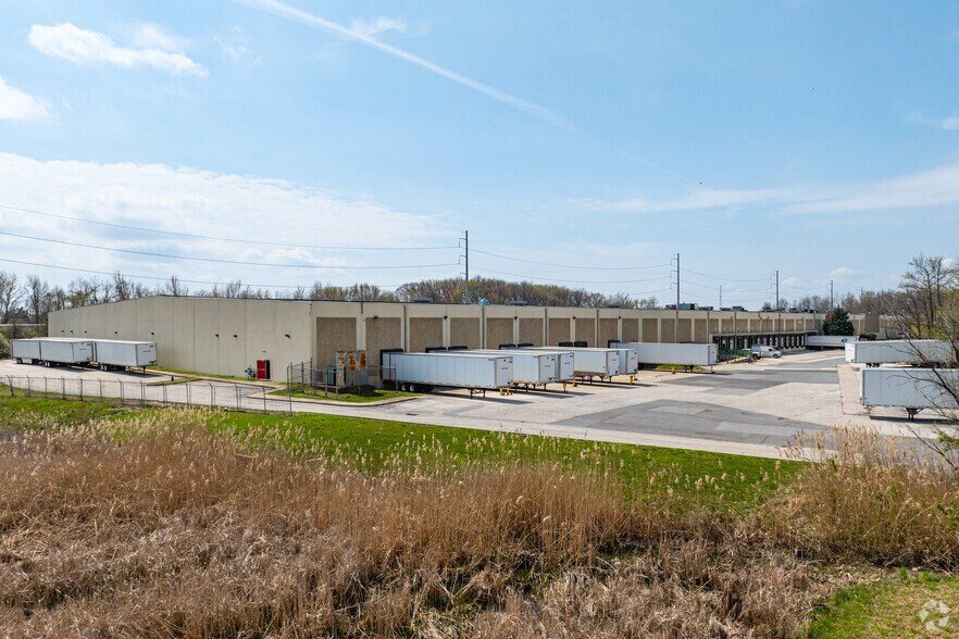 More Photos Of 105 Commerce Dr, Aston Township Warehouse For Lease