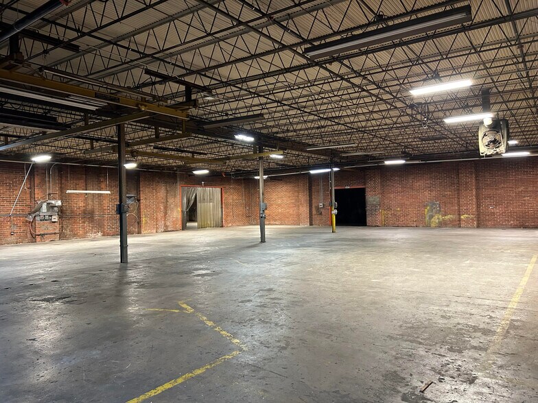 More Photos Of 503 11th Ave, Dalton Manufacturing For Sale