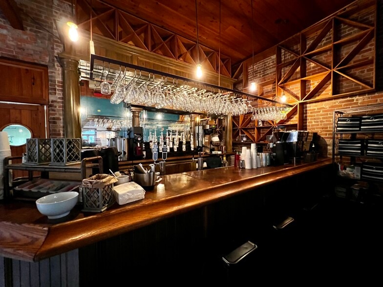 More Photos Of 117 Walnut St, Hattiesburg Restaurant For Sale