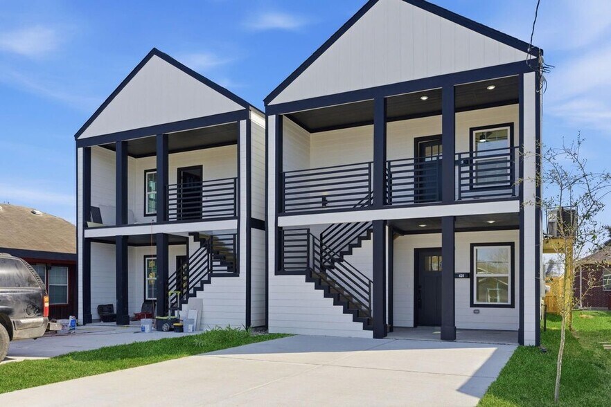 More Photos Of 428 Rhode Island st, Houston Apartments For Sale