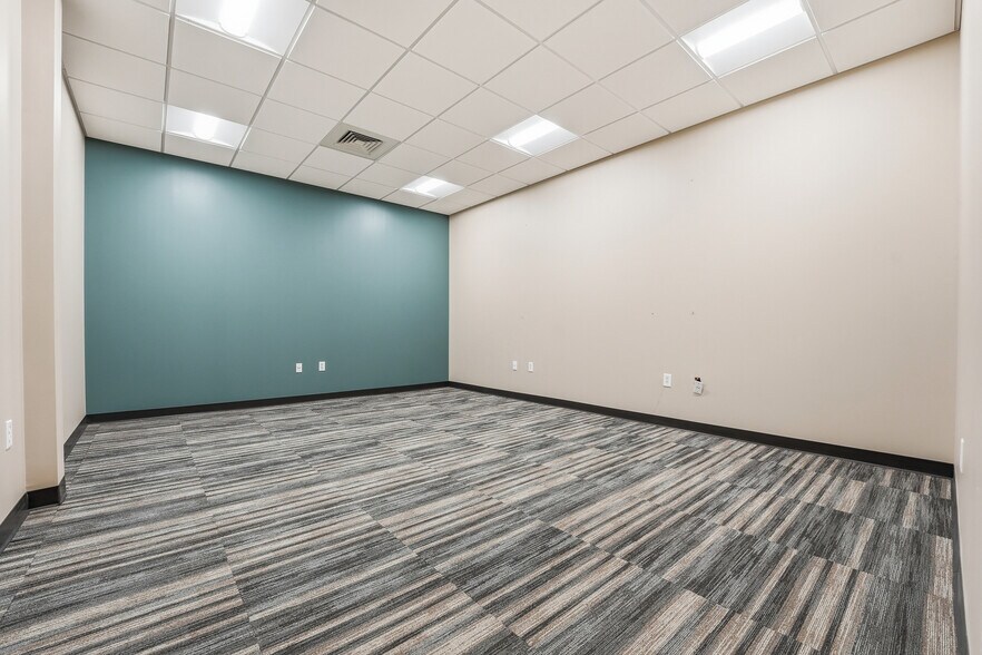 More Photos Of 2873 W Hardies Rd, Gibsonia Office For Lease