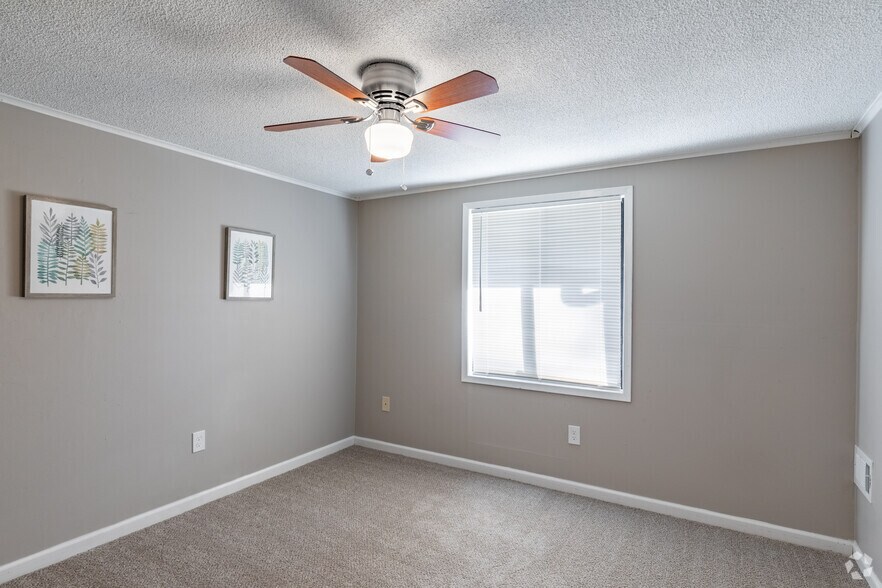 More Photos Of 1624 Norman Dr, Atlanta Apartments For Sale