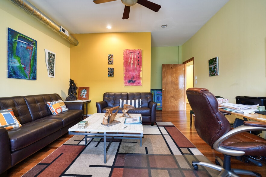 More Photos Of 3200 Eastern Ave, Baltimore Office For Sale