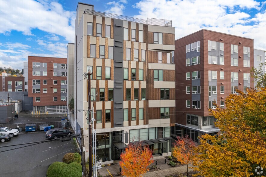 More Photos Of 3046 17th Ave W, Seattle Apartments For Lease