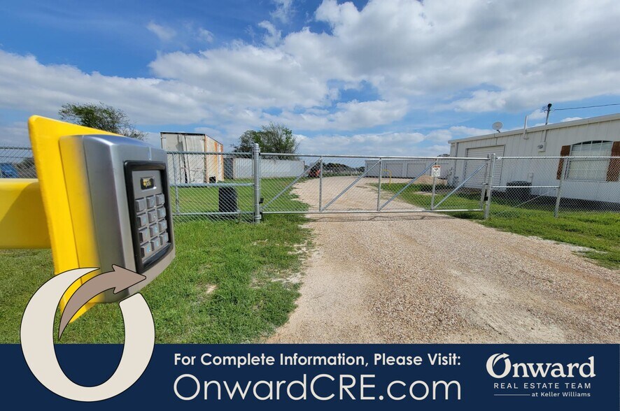 More Photos Of 605 Bosque, Whitney Self Storage For Sale