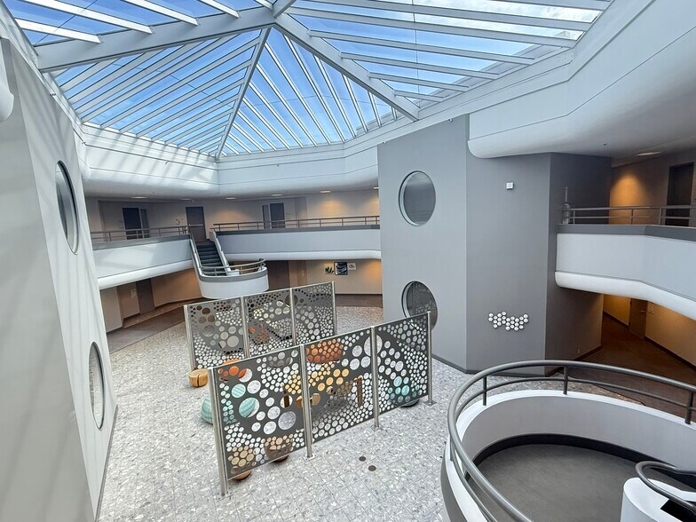 More Photos Of 100 Larkspur Landing Cir, Larkspur Office For Lease