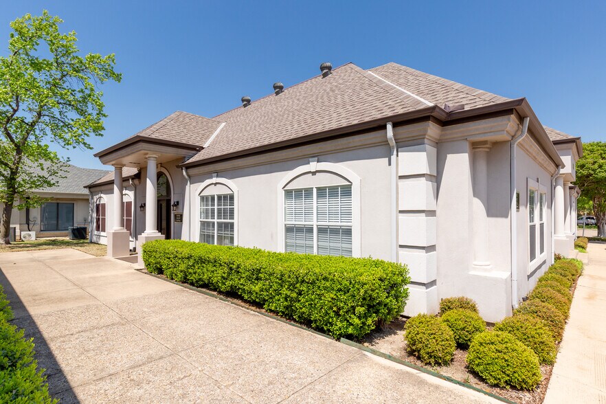 More Photos Of 5156 Village Creek Dr, Plano Medical For Sale