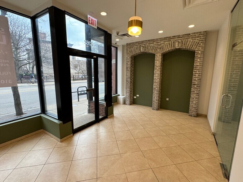 More Photos Of 2260-2262 N Clark St, Chicago Storefront Retail Residential For Lease