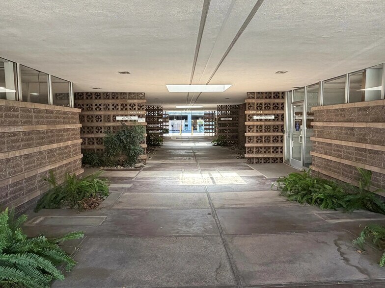More Photos Of 821 13th St, Modesto Office For Lease