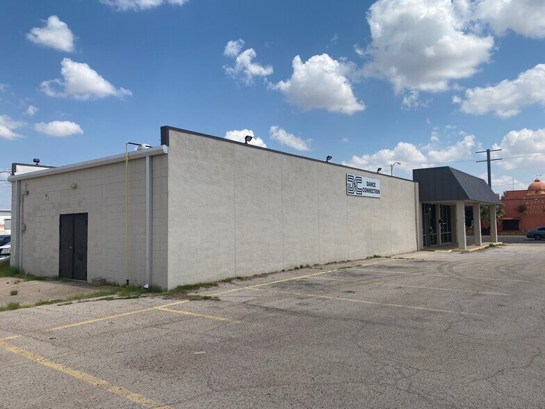 More Photos Of 2031 Andrews Hwy, Odessa General Retail For Lease