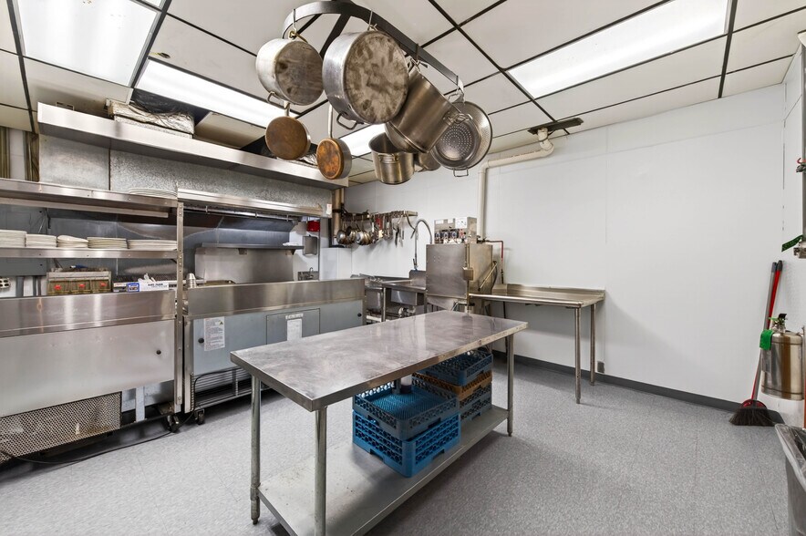 More Photos Of 122 Cayuga St, Fulton Restaurant For Sale