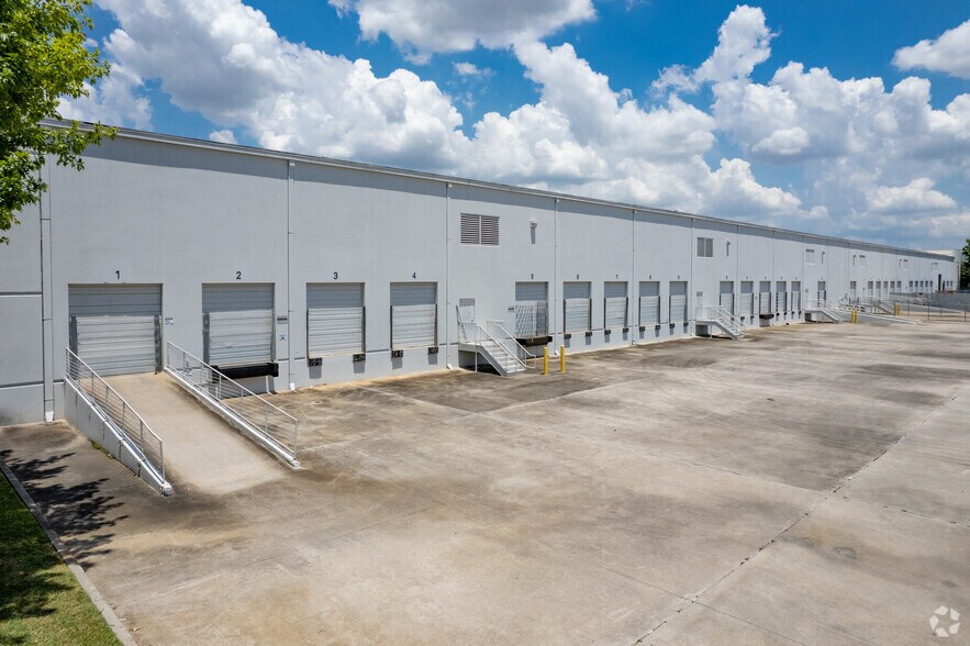 More Photos Of 835 Greens Pky, Houston Unknown For Lease