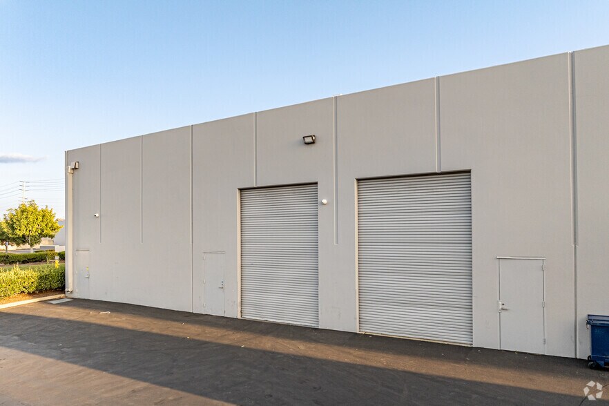 More Photos Of 11947 Florence Ave, Santa Fe Springs Manufacturing For Lease