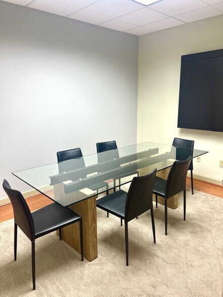 More Photos Of 213 Overlook Cir, Brentwood Office For Lease