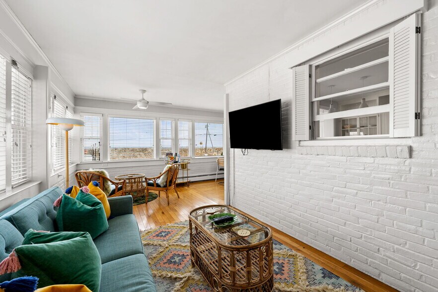 More Photos Of 741 Ocean Blvd, Rye Hotel For Sale