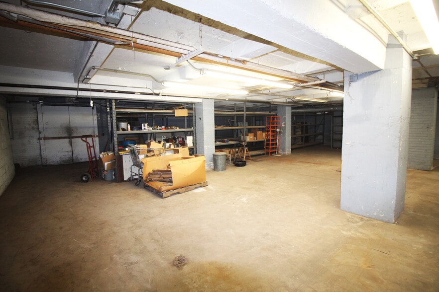 More Photos Of 50 E Market St, Huntington Freestanding For Sale