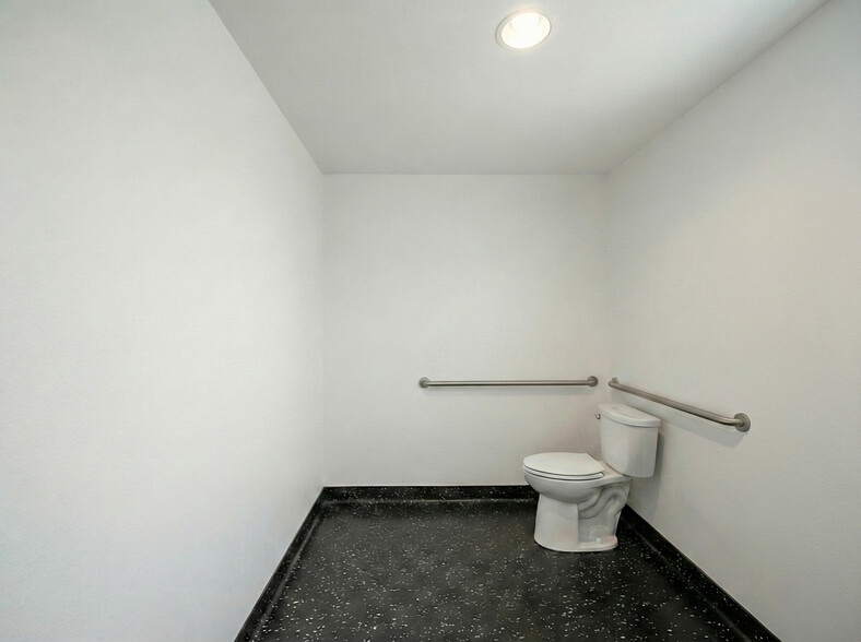 More Photos Of 1223 Burlingame Ave, Burlingame Storefront For Lease