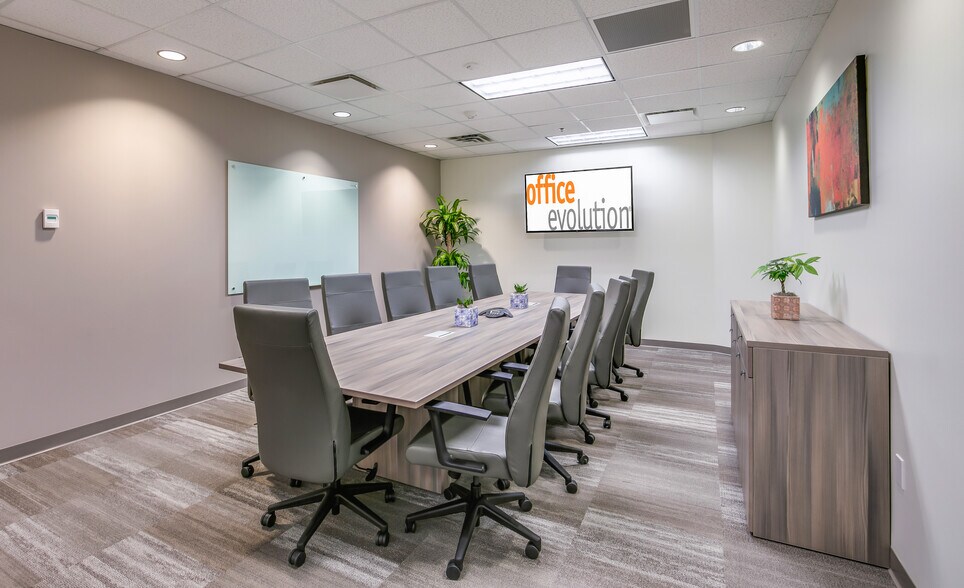 More Photos Of 5011 Gate Pky, Jacksonville Coworking Space
