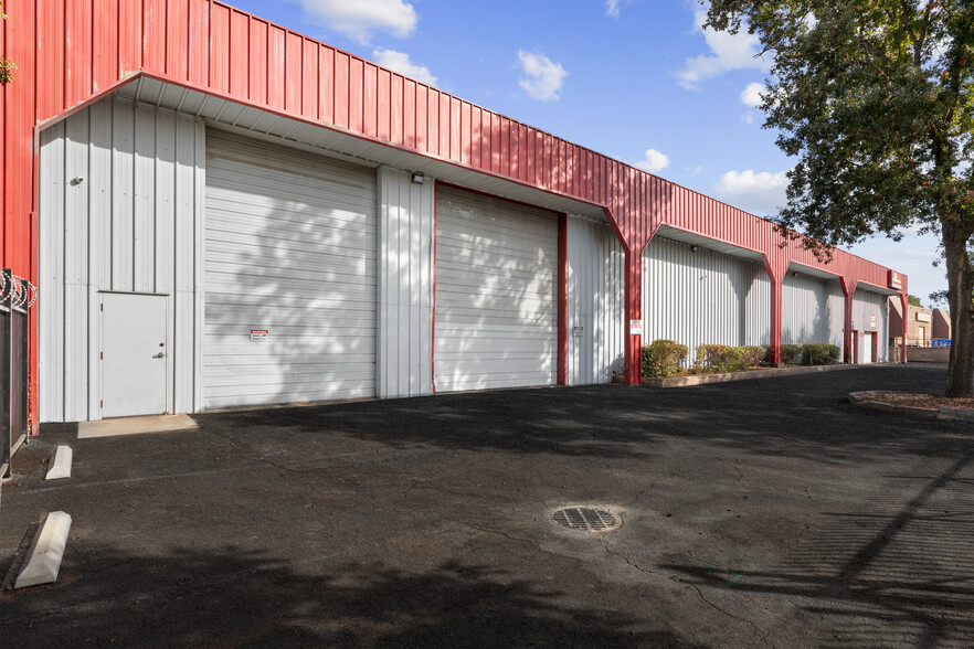 Primary Photo Of 3904 Winters St, Sacramento Warehouse For Lease