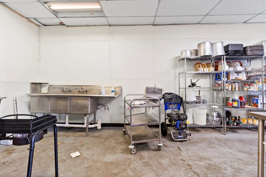 More Photos Of 14613 S Post Oak Rd, Houston Restaurant For Sale