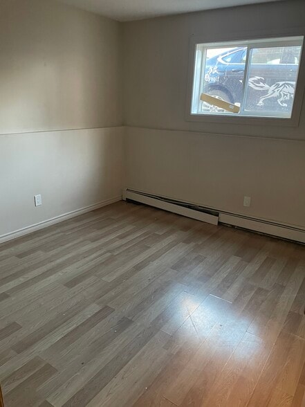 More Photos Of 11715 124th St NW, Edmonton Apartments For Sale