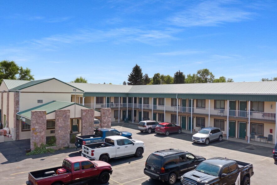 Primary Photo Of 518 National St, Belle Fourche Hotel For Sale