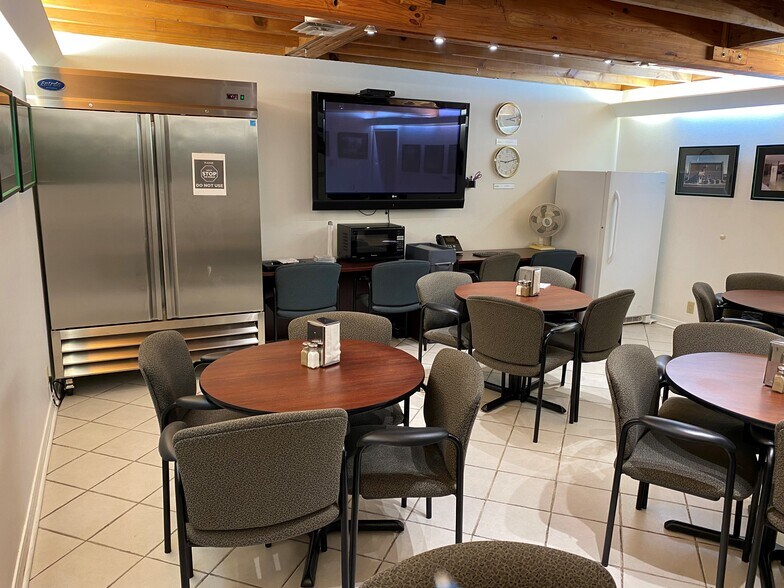 More Photos Of 4016 Stannus St, Little Rock Office For Lease