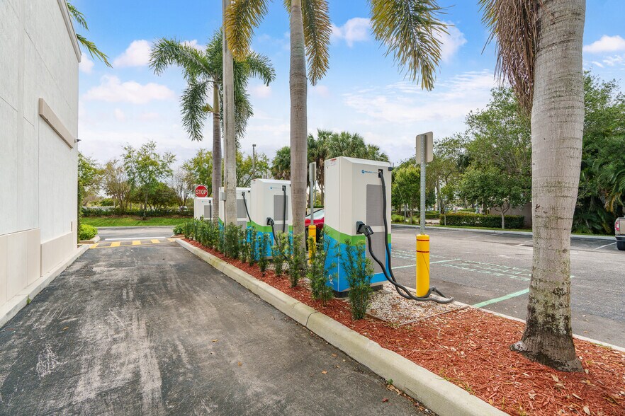 More Photos Of 4690 N State Road 7, Coconut Creek Unknown For Lease