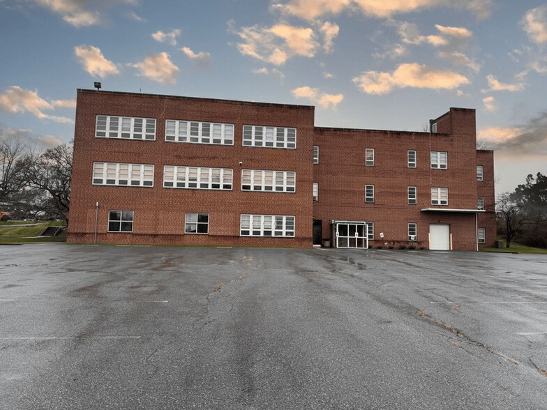 More Photos Of 2150 Herr St, Harrisburg Office For Sale