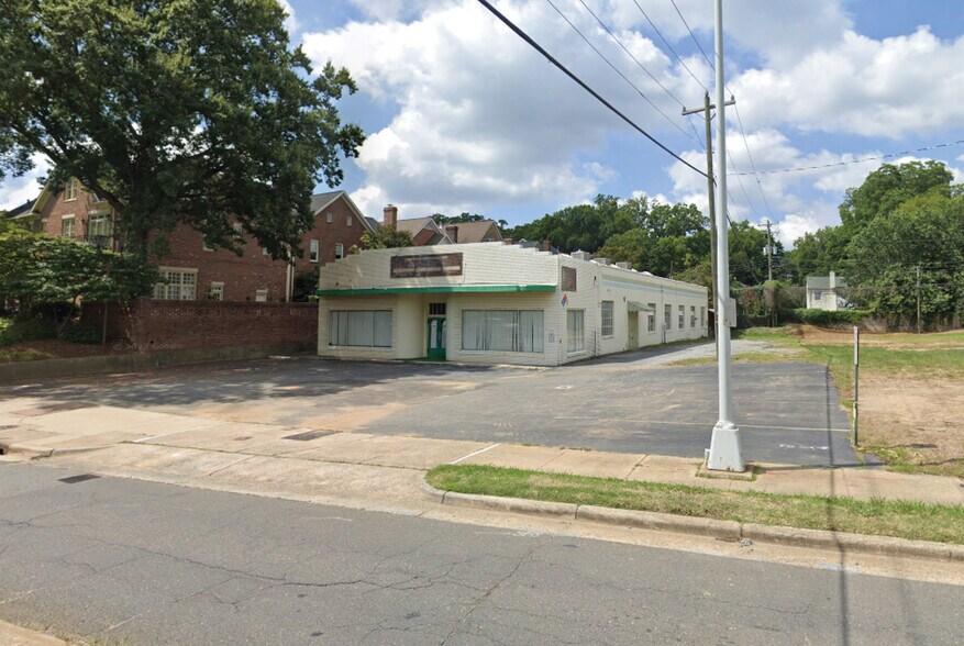 Primary Photo Of 918 E Morehead St, Charlotte Freestanding For Sale