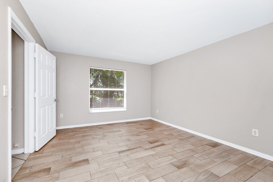 More Photos Of 5194 16th Pl SW, Naples Apartments For Sale