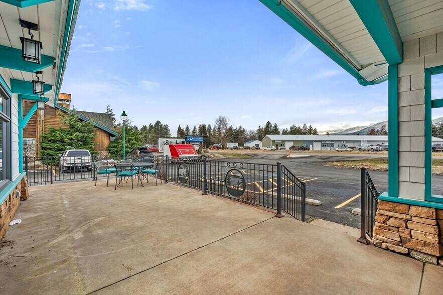 More Photos Of 1301 US-2 Hwy, Sandpoint Fast Food For Lease