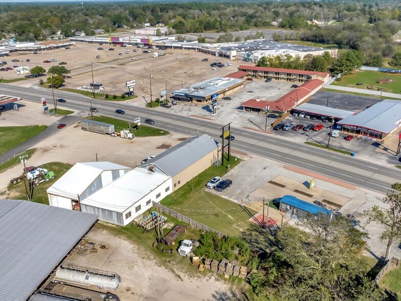 Primary Photo Of 205 S Timberland Dr, Lufkin Fast Food For Sale