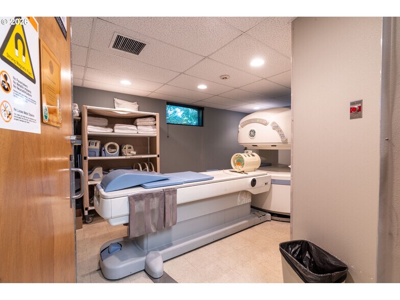 More Photos Of , Coos Bay Office For Sale