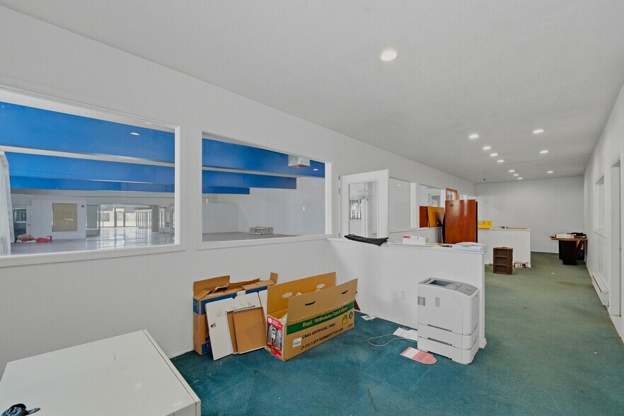 More Photos Of 422-426 E Main St, Trinidad Auto Dealership For Sale