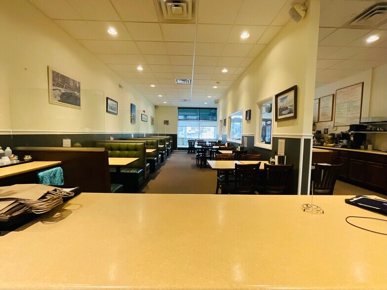 More Photos Of 439 Pittsfield Rd, Lenox Freestanding For Sale