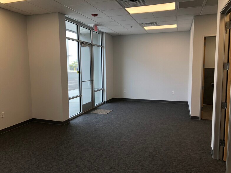 More Photos Of 6728 W Sunset Rd, Las Vegas Unknown For Lease