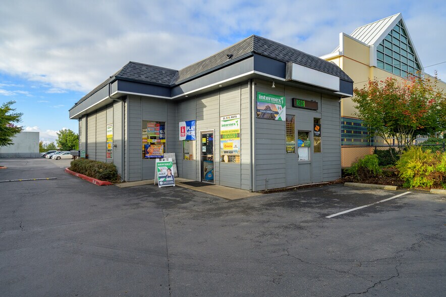 More Photos Of 2316 E Portland Rd, Newberg Storefront Retail Office For Sale
