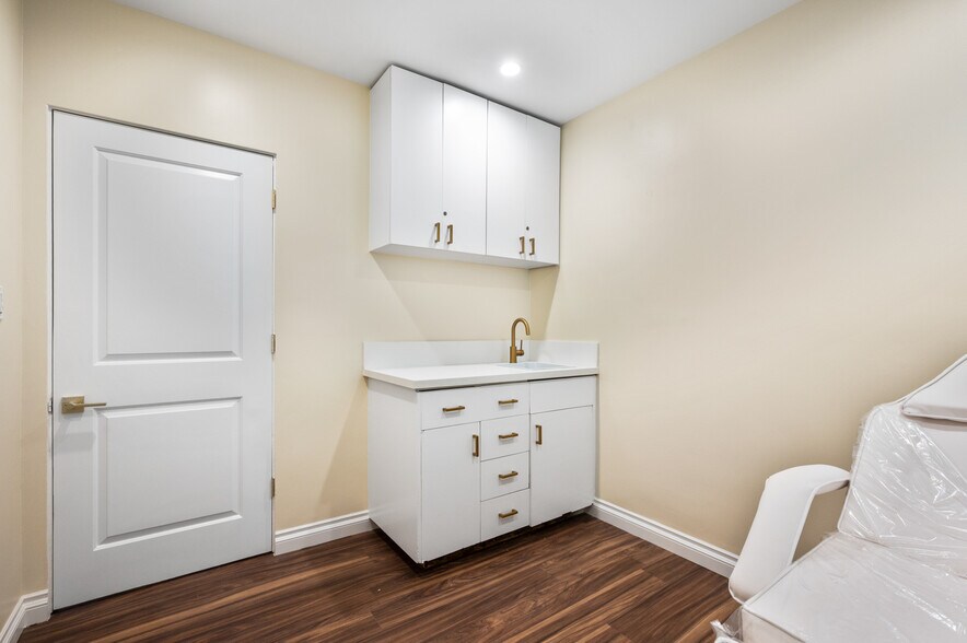 More Photos Of 26510-26516 Crenshaw Blvd, Rolling Hills Medical For Lease