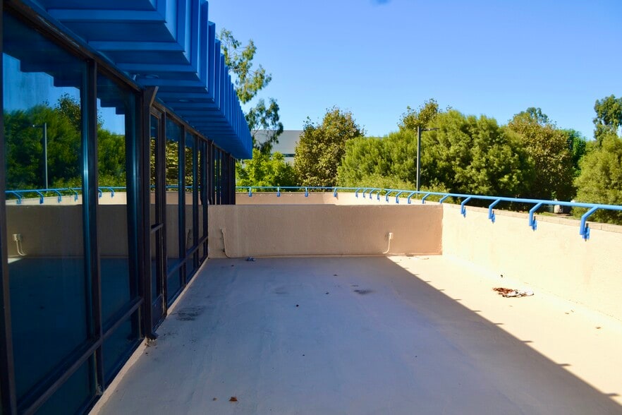 More Photos Of 9233 Charles Smith Ave, Rancho Cucamonga Flex For Lease