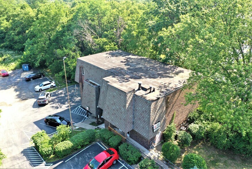 More Photos Of 954 W North Bend Rd, Cincinnati Office For Lease